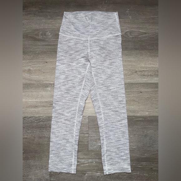 Lululemon Wunder Under Crop (Hi-Rise) (21 1/2") size 4 - Picture 5 of 11